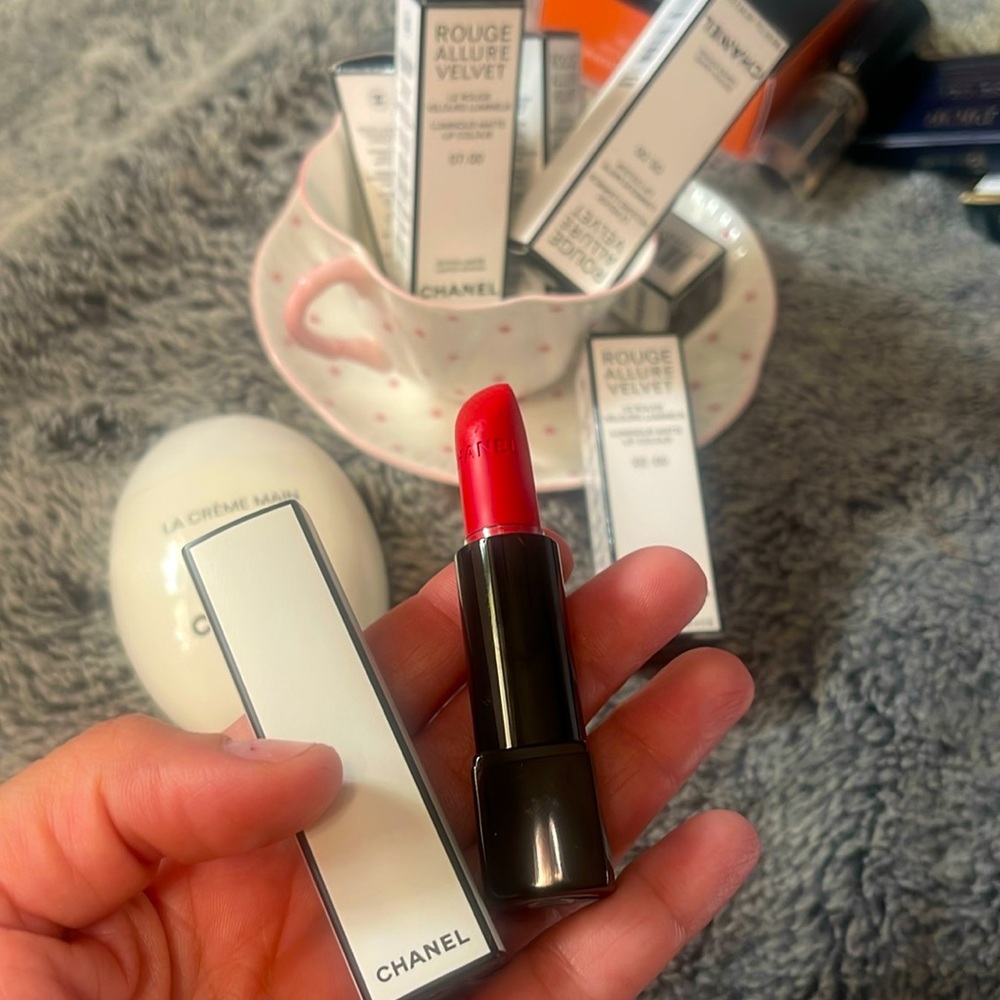 Chanel Rouge Allure Velvet  2:00 ⏰